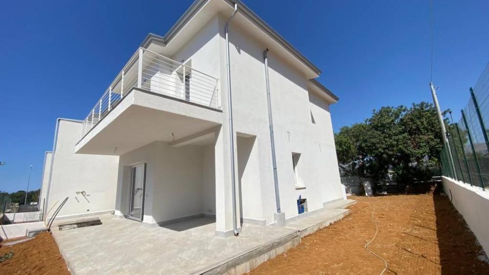 casa indipendente in vendita a Carini in zona Piraineto
