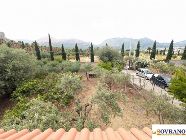 casa indipendente in vendita a Carini in zona Bivio Foresta