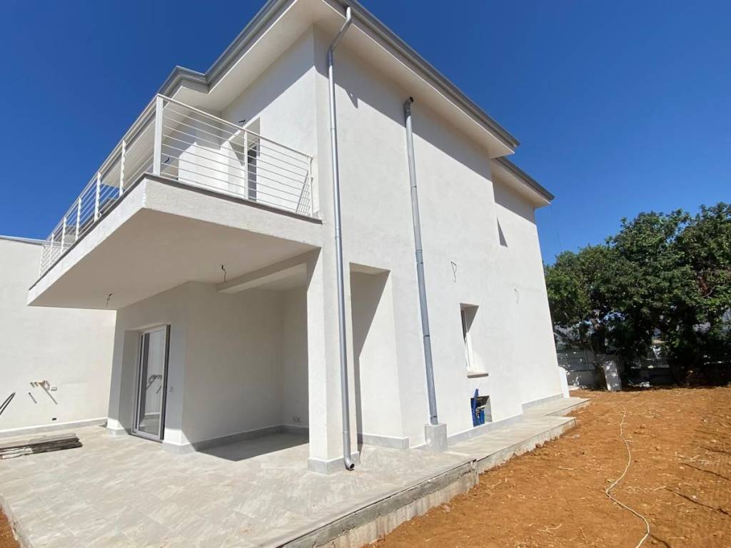 casa indipendente in vendita a Carini in zona Piraineto