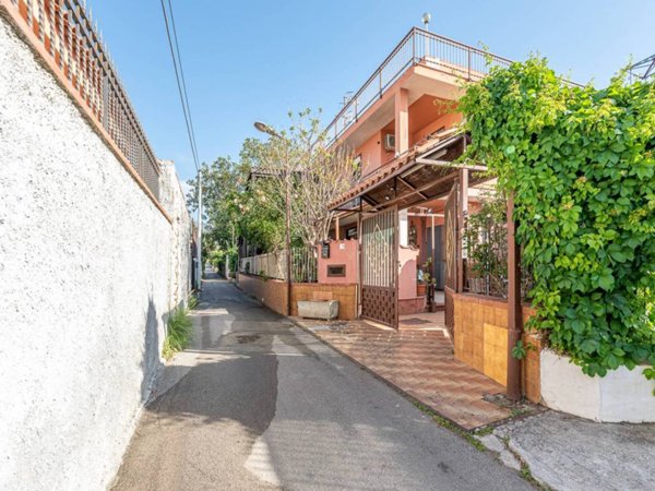 casa indipendente in vendita a Carini