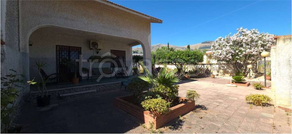 casa indipendente in vendita a Carini