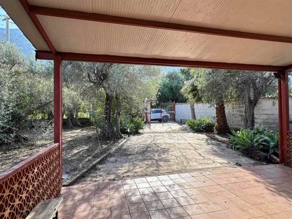 casa indipendente in vendita a Carini in zona Villagrazia di Carini