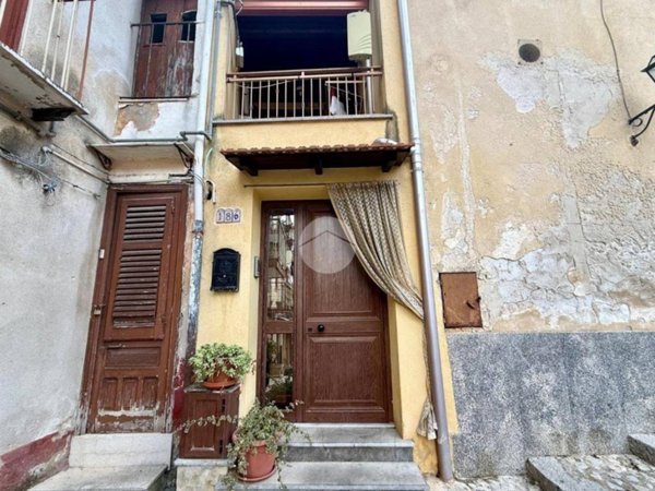 intera palazzina in vendita a Carini
