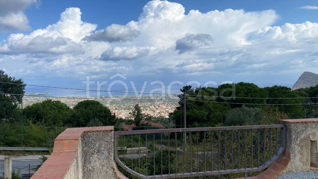 casa indipendente in vendita a Carini