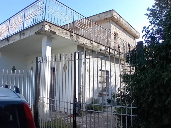 casa indipendente in vendita a Carini in zona Villagrazia di Carini