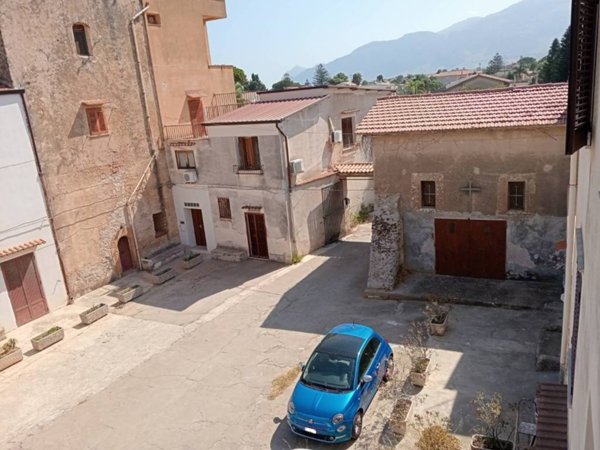casa indipendente in vendita a Carini in zona Villagrazia di Carini