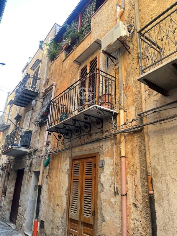 appartamento in vendita a Carini in zona Piraineto