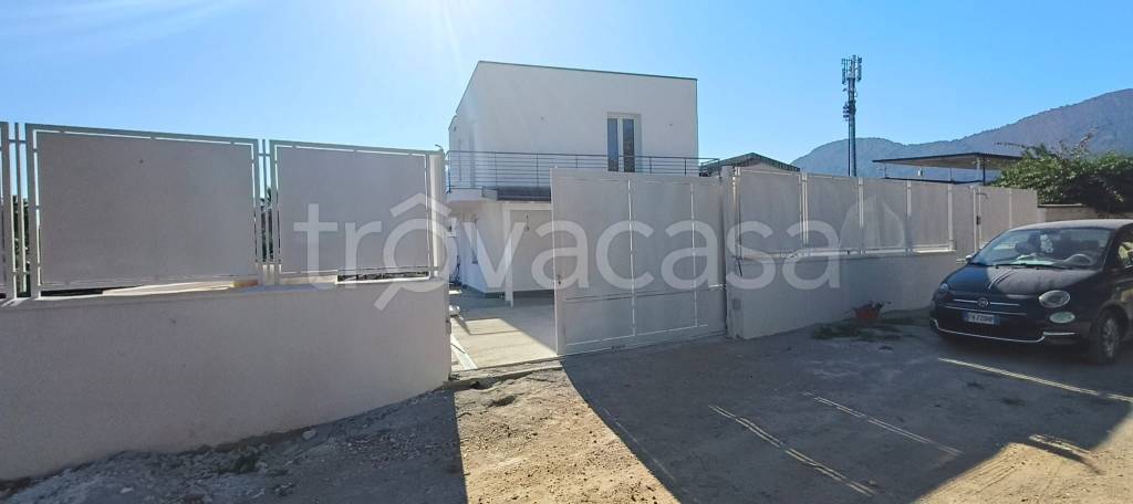 casa indipendente in vendita a Carini