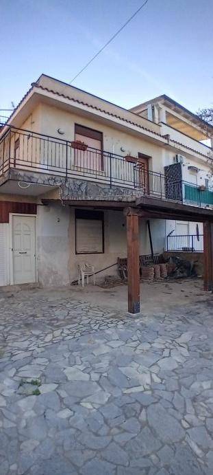casa indipendente in vendita a Carini in zona Piraineto