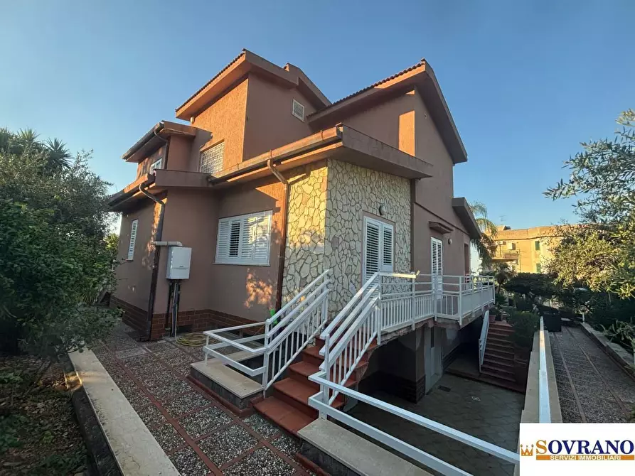 casa indipendente in vendita a Carini in zona Villagrazia di Carini