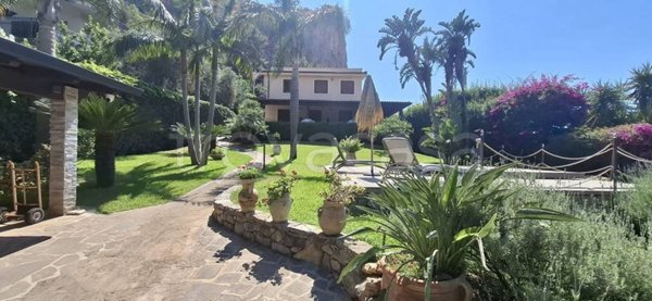 casa indipendente in vendita a Carini