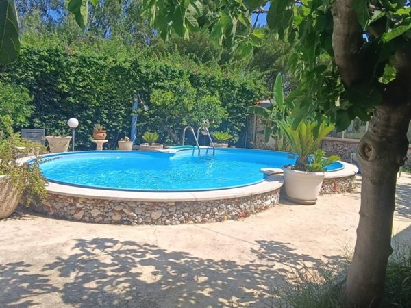 casa indipendente in vendita a Carini