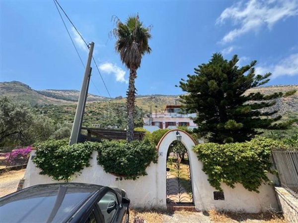casa indipendente in vendita a Carini