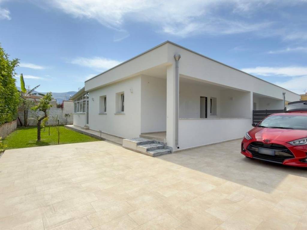 casa indipendente in vendita a Carini