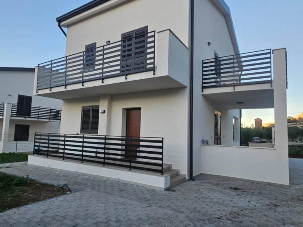 casa indipendente in vendita a Carini