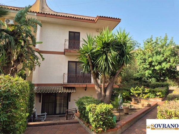 casa indipendente in vendita a Carini