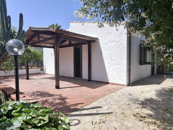 casa indipendente in vendita a Carini