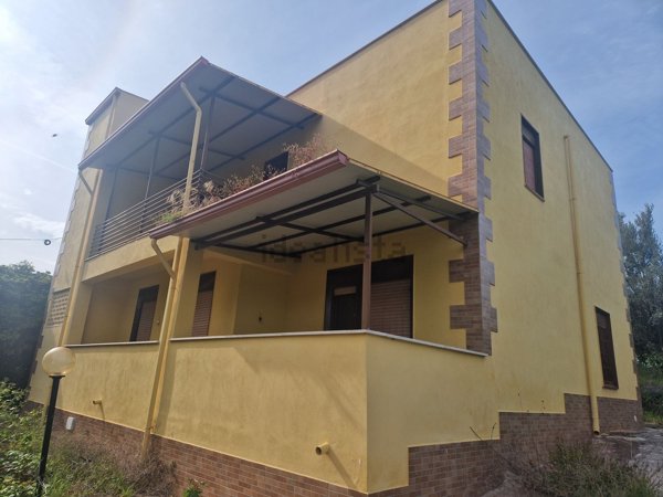 casa indipendente in vendita a Carini in zona Bivio Foresta
