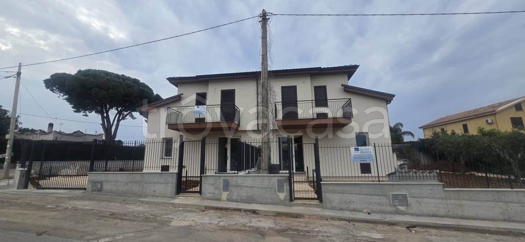 casa indipendente in vendita a Carini in zona Piraineto