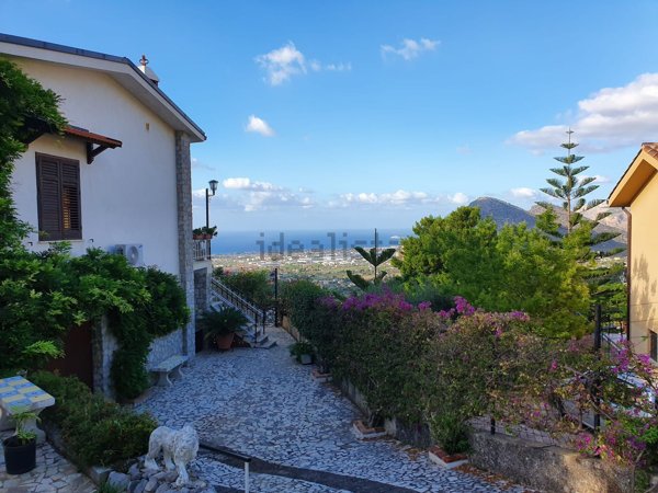 casa indipendente in vendita a Carini