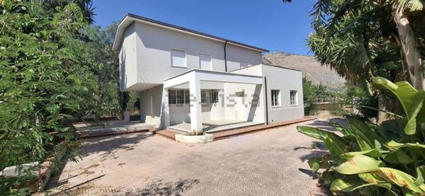 casa indipendente in vendita a Carini