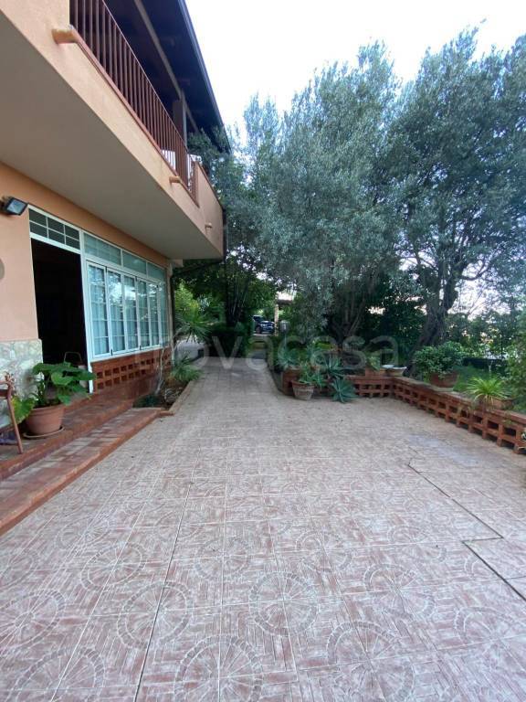 casa indipendente in vendita a Carini in zona Bivio Foresta