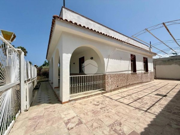 casa indipendente in vendita a Carini in zona Villagrazia di Carini