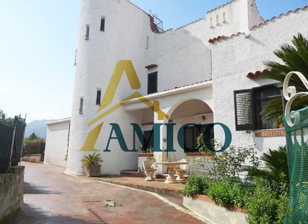 casa indipendente in vendita a Carini in zona Bivio Foresta