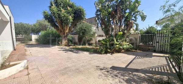 casa indipendente in vendita a Carini