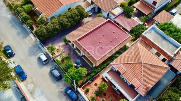 casa indipendente in vendita a Carini in zona Piraineto