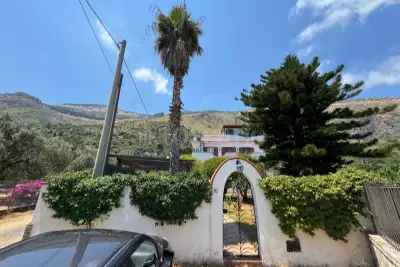 casa indipendente in vendita a Carini