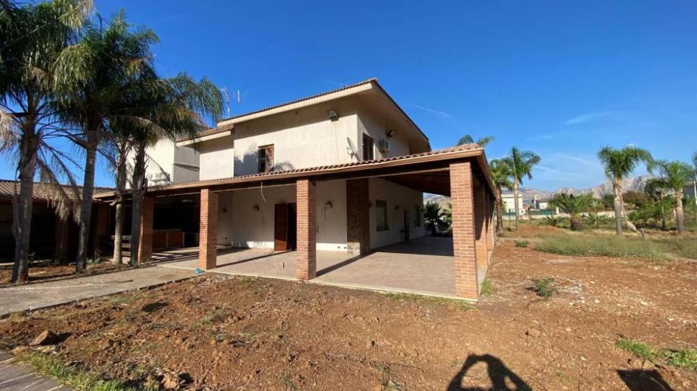 casa indipendente in vendita a Carini in zona Villagrazia di Carini