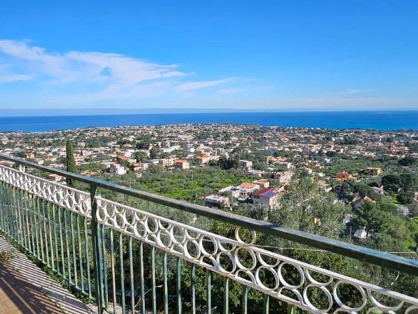 casa indipendente in vendita a Carini