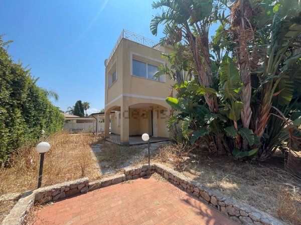casa indipendente in vendita a Carini
