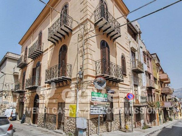 casa indipendente in vendita a Carini