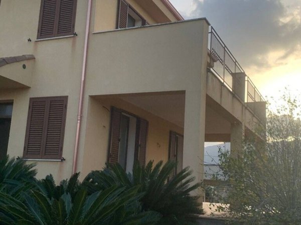 casa indipendente in vendita a Carini