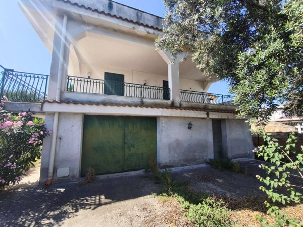 casa indipendente in vendita a Carini in zona Bivio Foresta