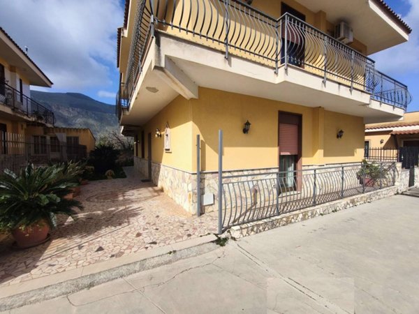 appartamento in vendita a Carini in zona Villagrazia di Carini