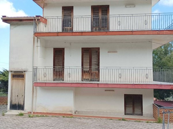casa indipendente in vendita a Carini