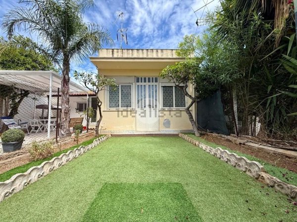 casa indipendente in vendita a Carini
