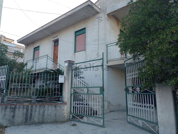 casa indipendente in vendita a Carini