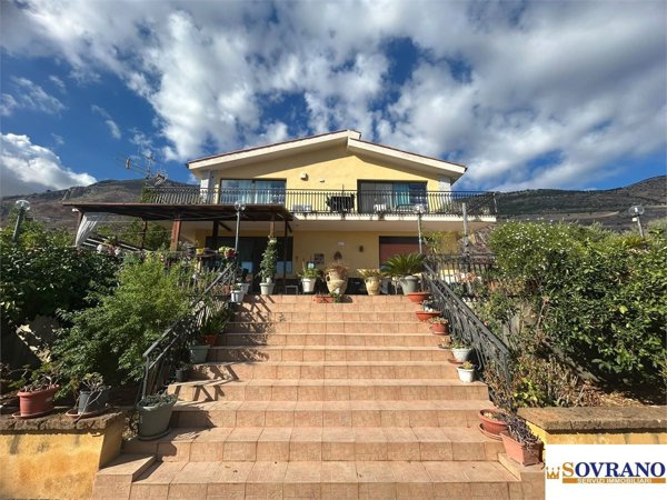 casa indipendente in vendita a Carini