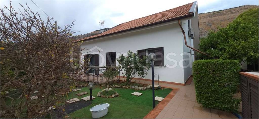 casa indipendente in vendita a Carini