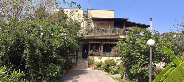 casa indipendente in vendita a Carini