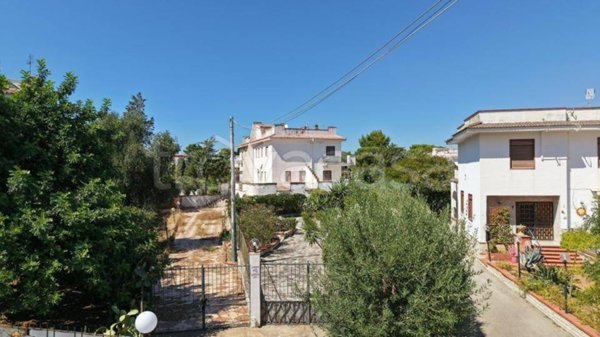 casa indipendente in vendita a Carini