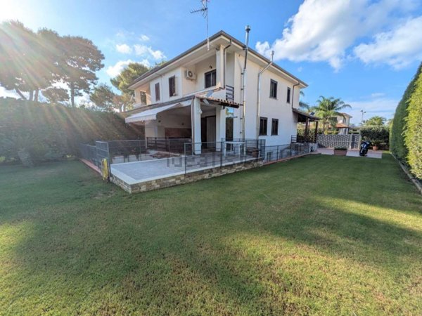 casa indipendente in vendita a Carini
