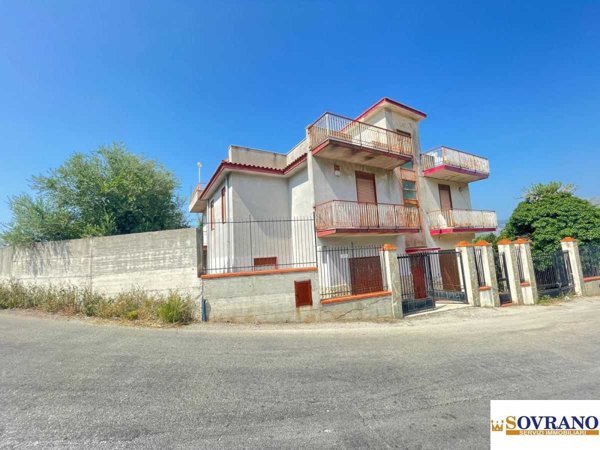 casa indipendente in vendita a Carini