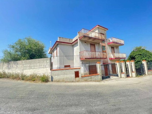 casa indipendente in vendita a Carini