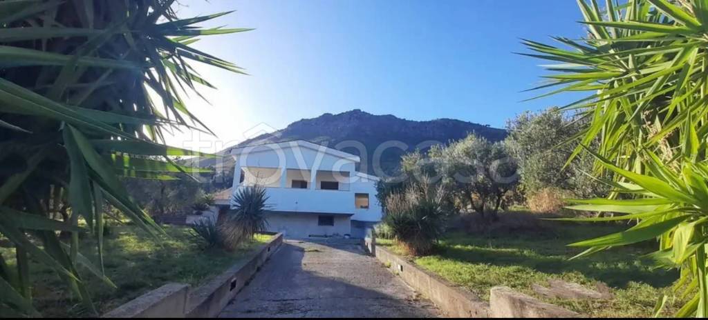 casa indipendente in vendita a Carini