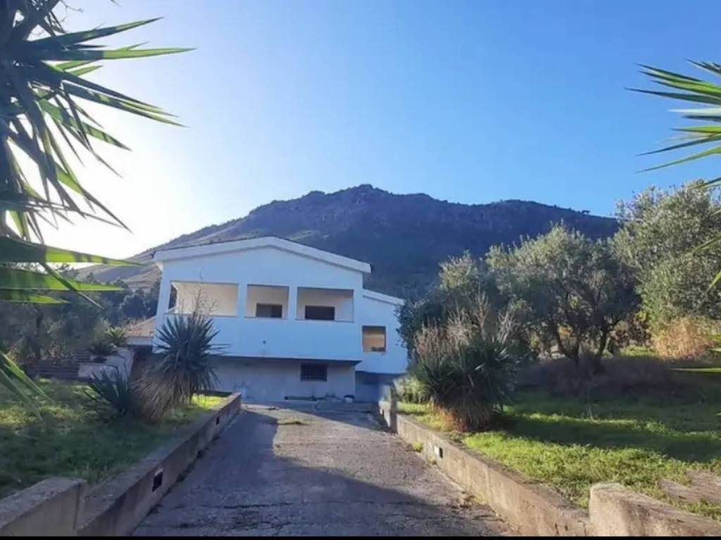 casa indipendente in vendita a Carini